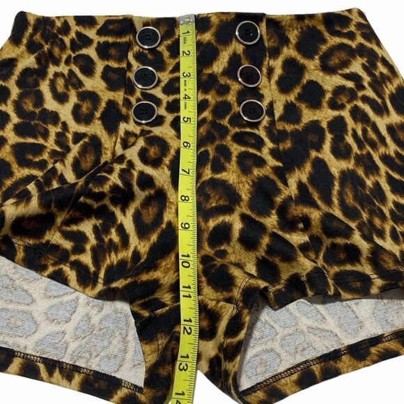 VITTA Luna Leopard Animal Double Button Shorts - Picture 3 of 8